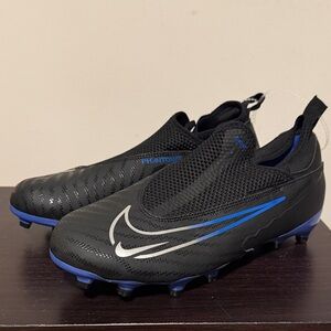 Nike Phantom GT2 Academy Cleats